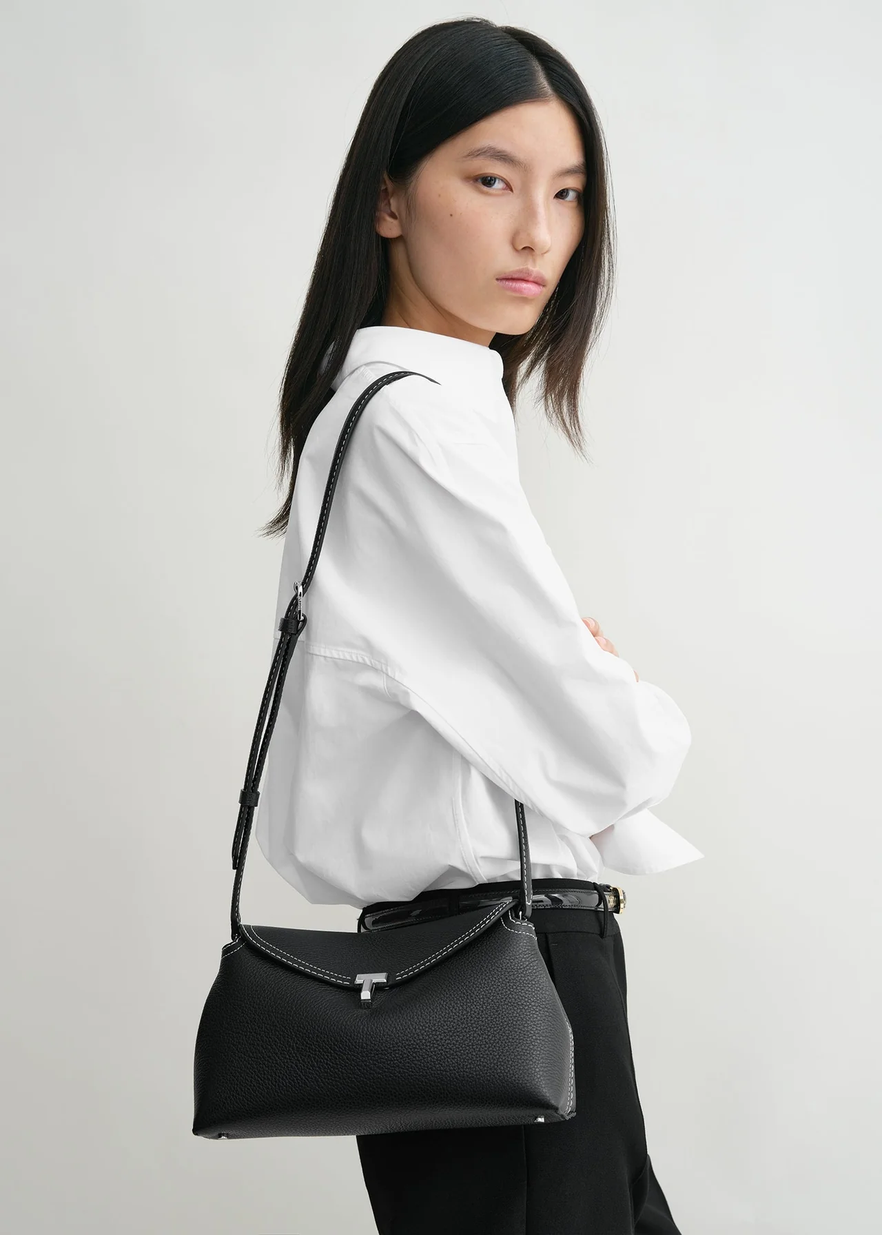 Toteme T-Lock Clutch Grain Leather Black