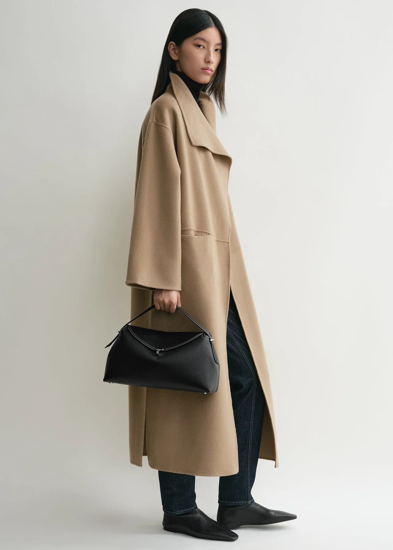 Toteme T-Lock Top Handle Grain Leather Black