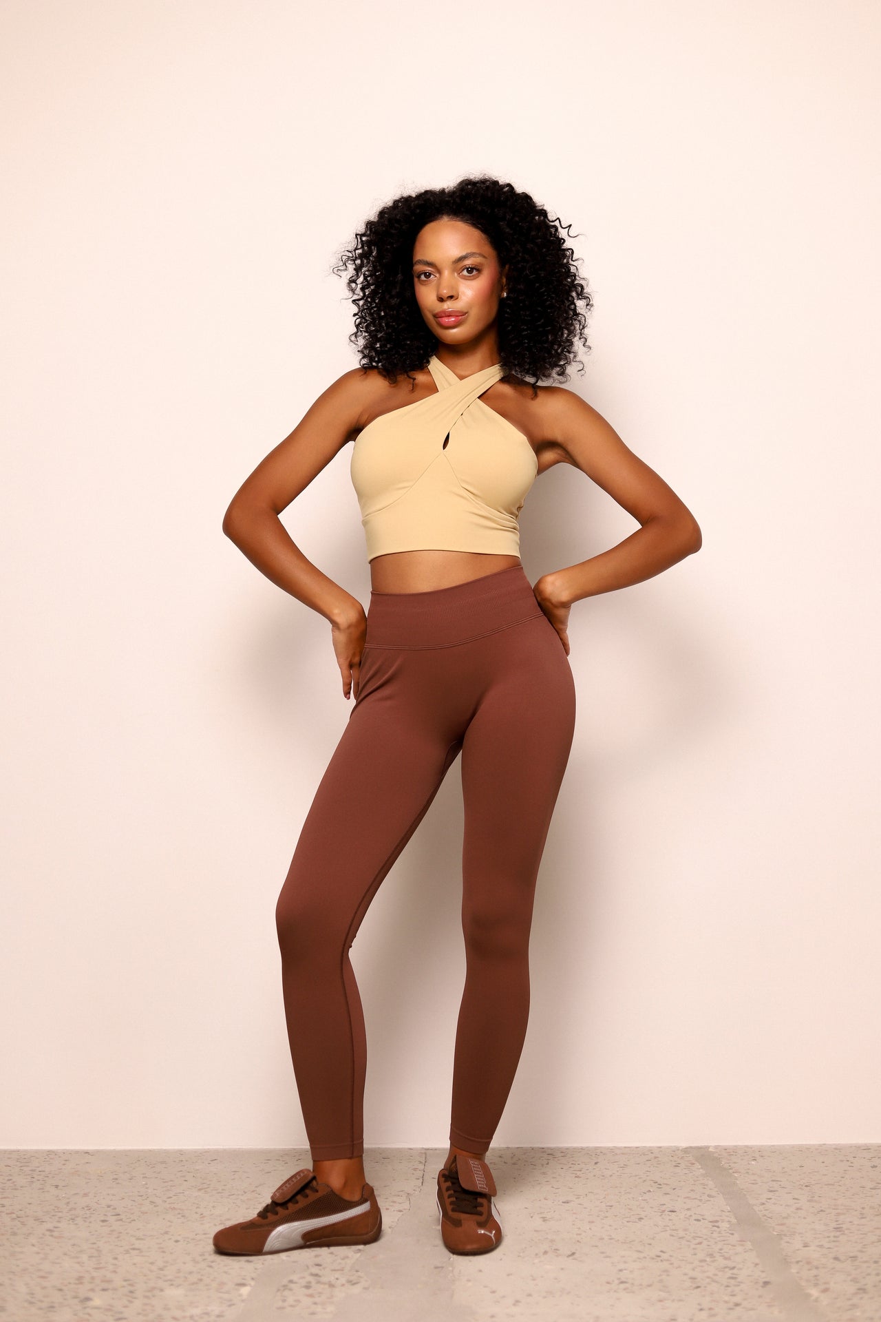 Alo Yoga Cross Strap Sports Top Khaki
